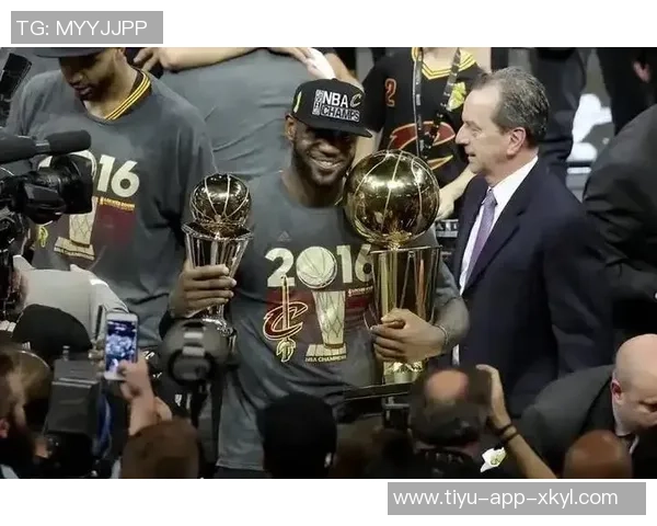 詹姆斯赞赏总决赛对决风格再次祝贺雷霆队的出色表现